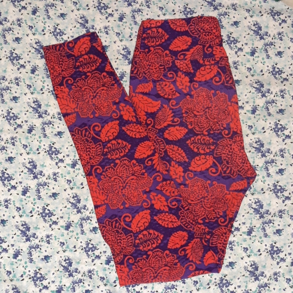 Lularoe legging red velour One size